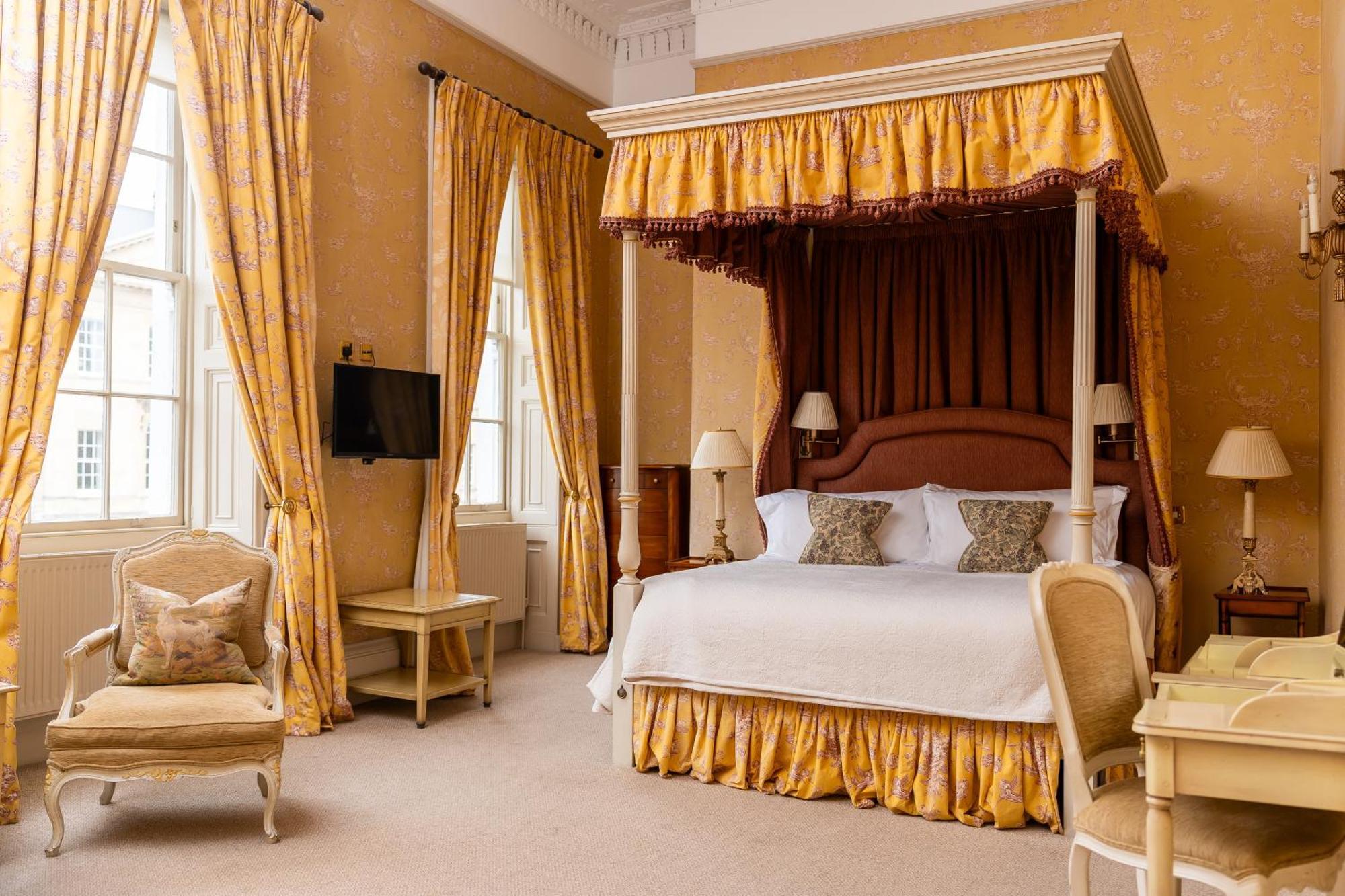 Four Poster Suite,1612996676:JPEG
